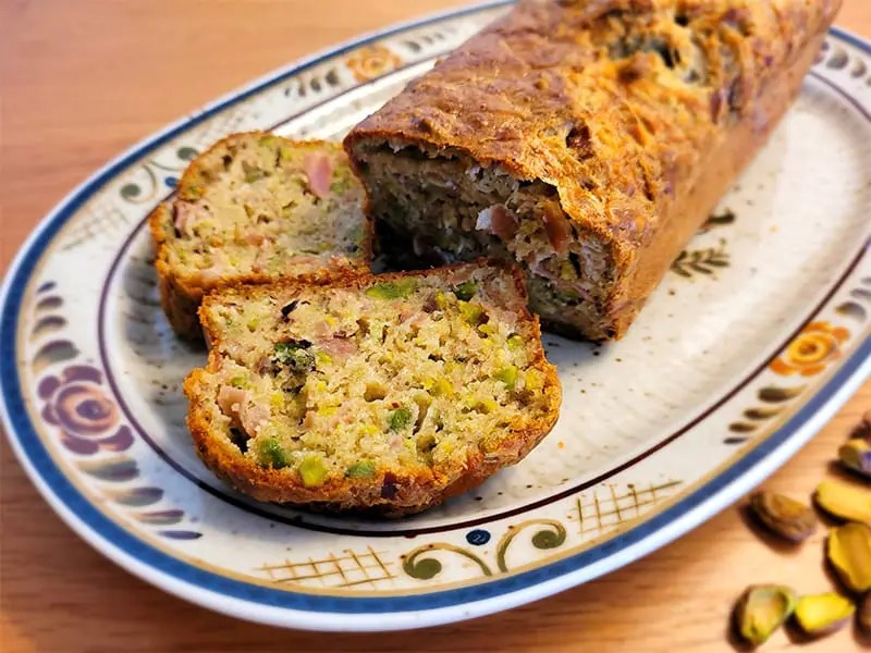 Cake mortadelle et pistaches