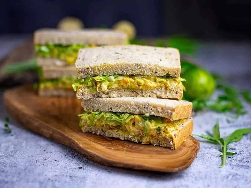Club sandwich poulet curry