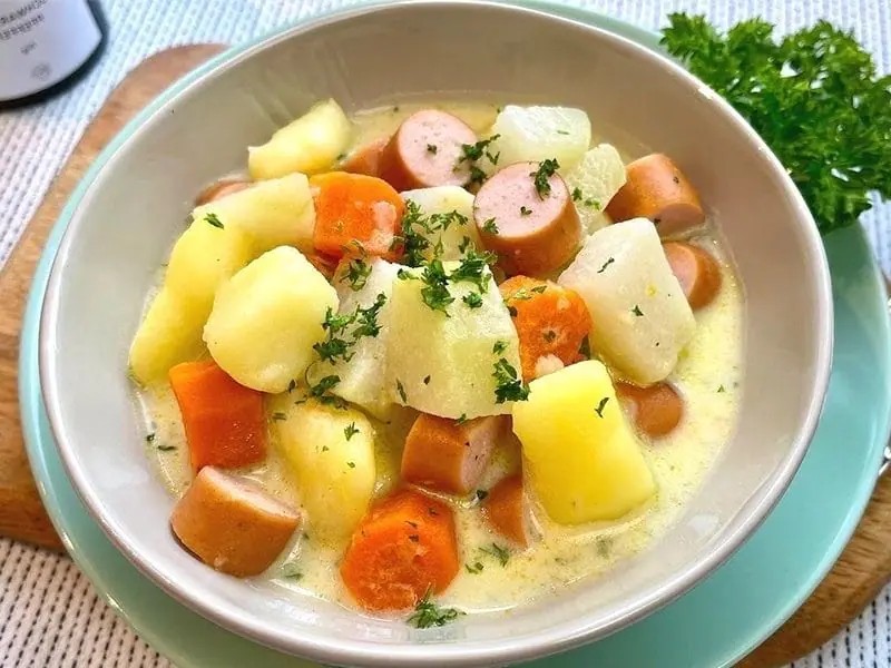 Potée carottes, chou-rave et saucisses